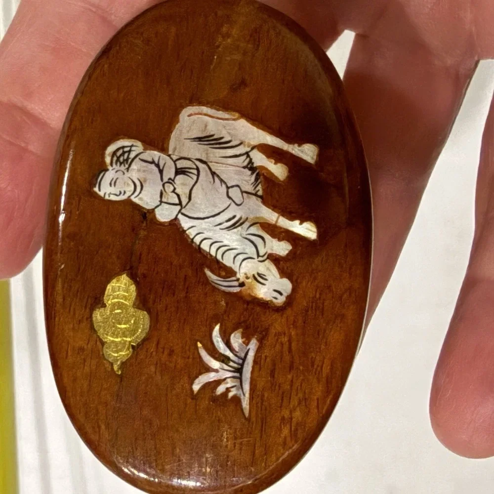 Vintage Wood Inlay Trinket Box Oval Red Velvet Interior Asian Ox Rider Small‎